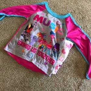 Trolls 2 2pc. fleece pjs in size 4/5